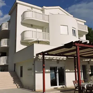 https://villa-bianca-trogir.splithotels.org
