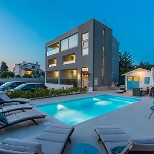 https://luxury-apartments-tramontana.pula-hotels.org